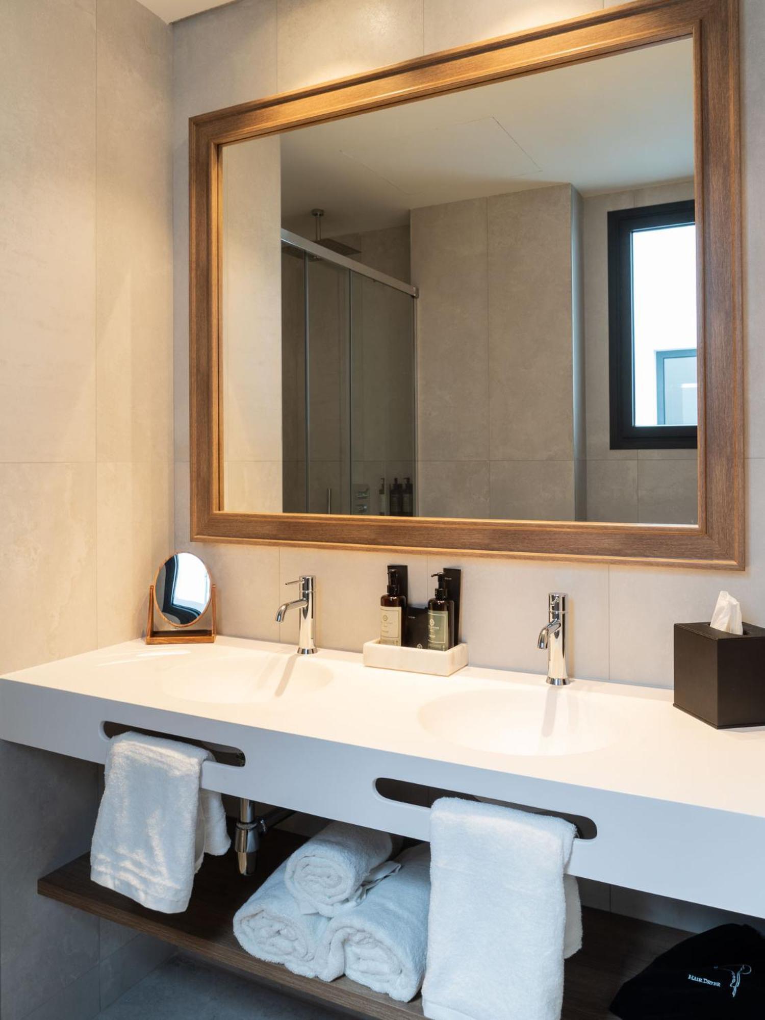 Hotel Well And Come مالقة المظهر الخارجي الصورة