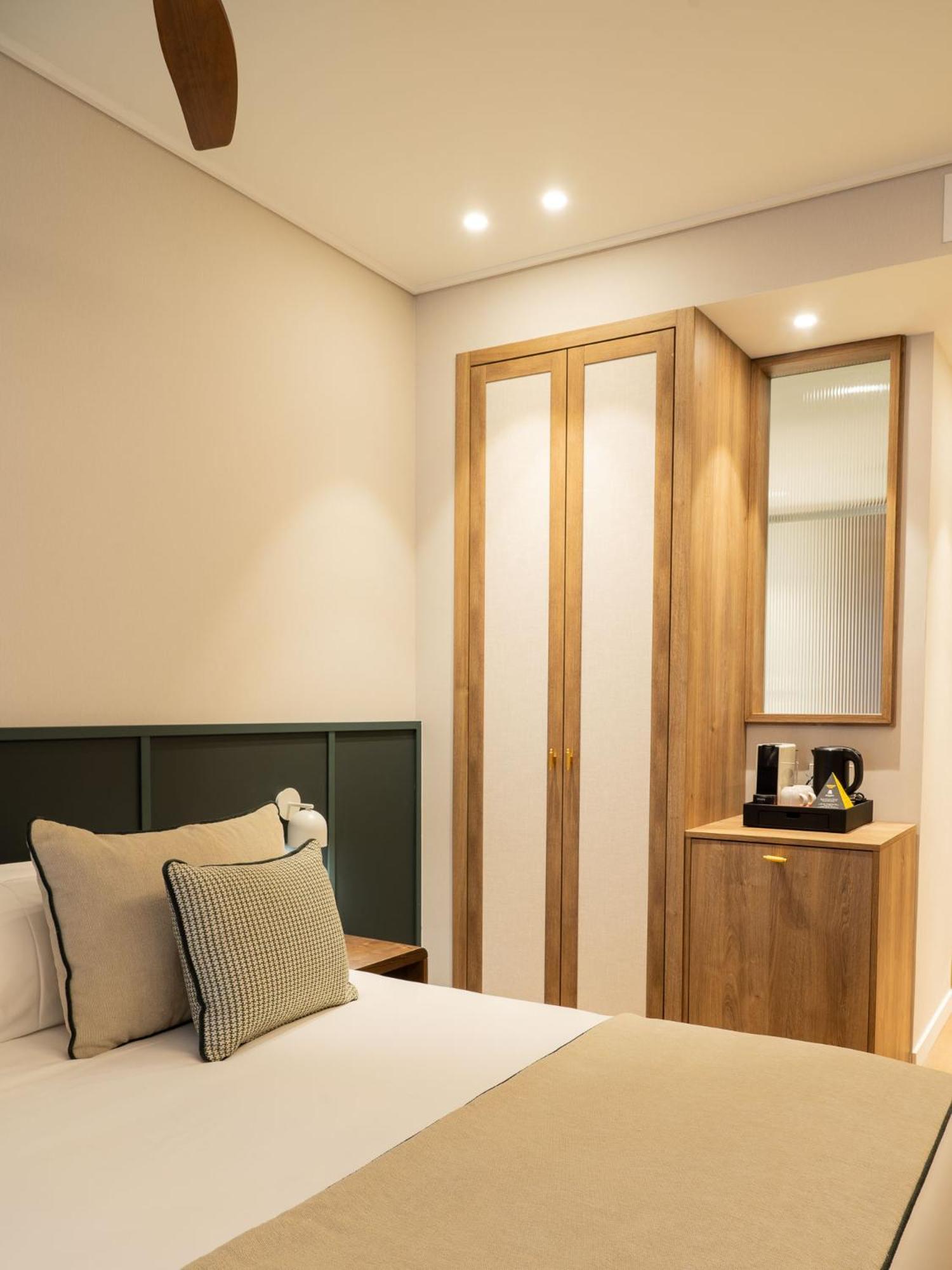 Hotel Well And Come مالقة الغرفة الصورة