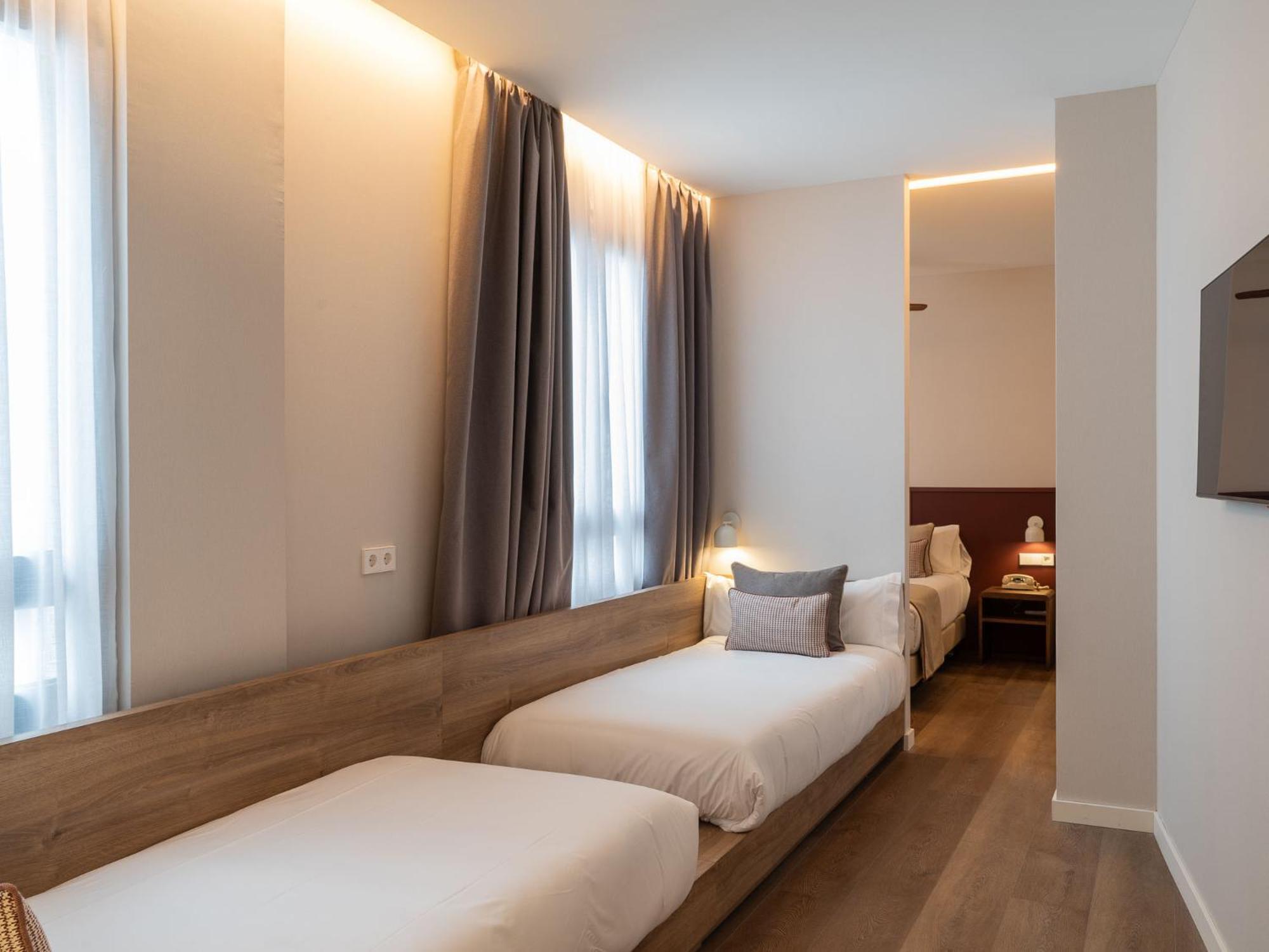 Hotel Well And Come مالقة الغرفة الصورة