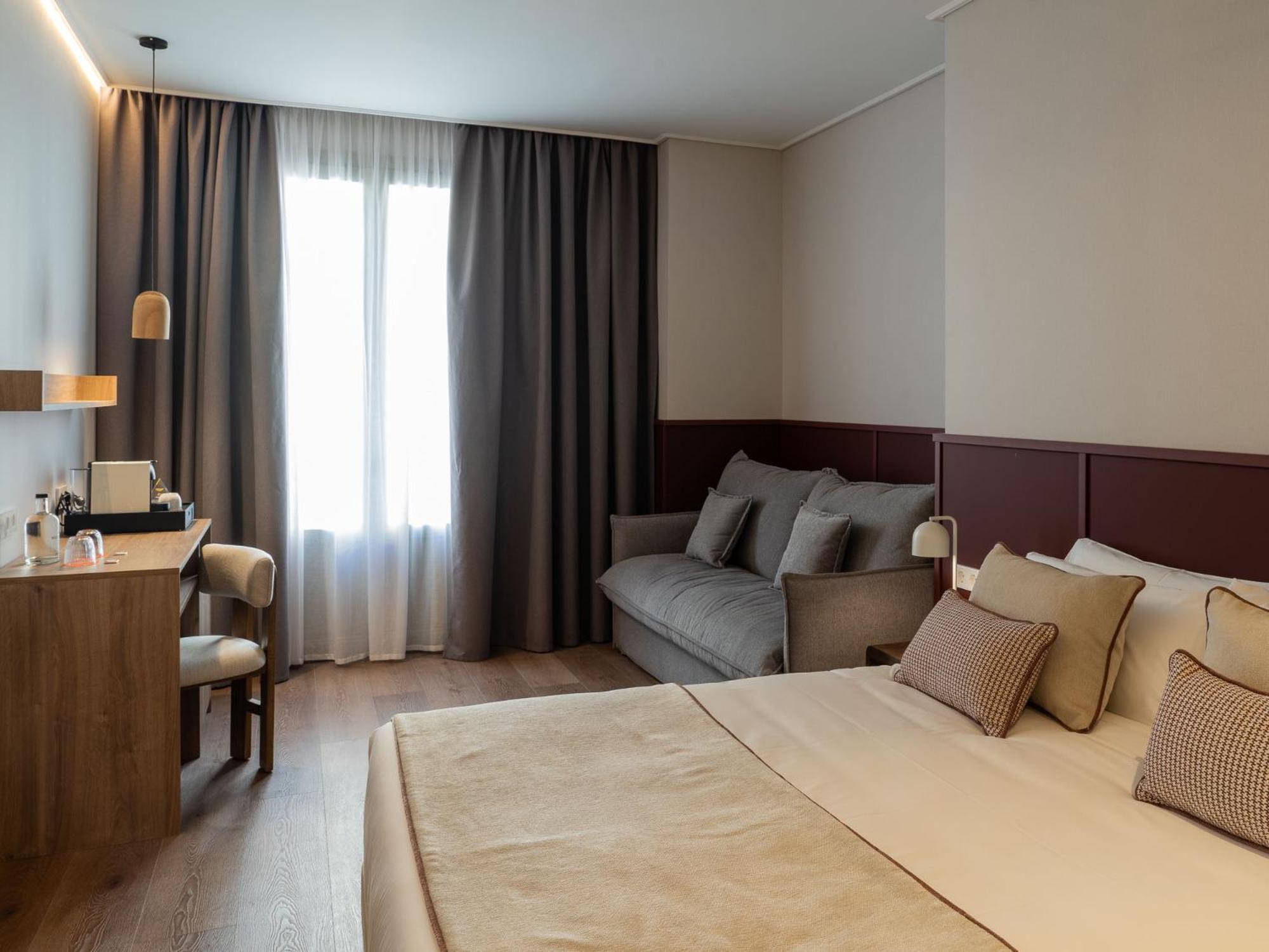 Hotel Well And Come مالقة الغرفة الصورة